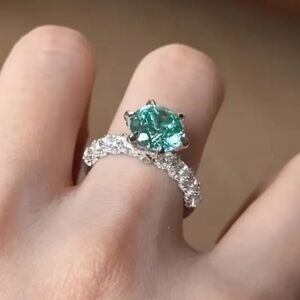 3CT Brilliant Alexandrite Moissanite Six-Prong 925 w/White Moissanites Ring